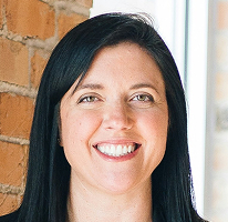 Sophie Hartwell, responsabile dell'assistenza clienti in un team di supporto, ritratto.